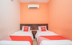 Oyo 44078 The Island Hotel